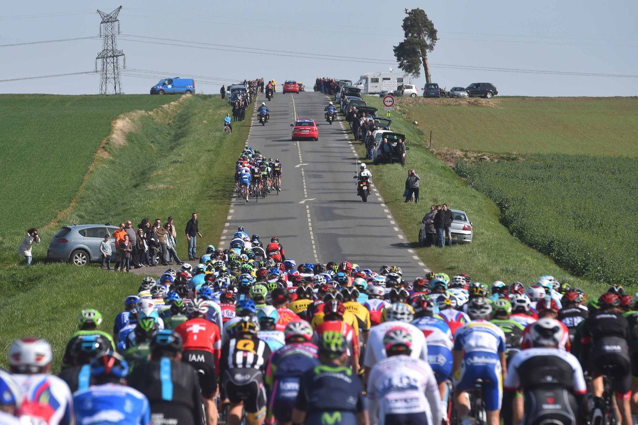 An early attack goes up the road