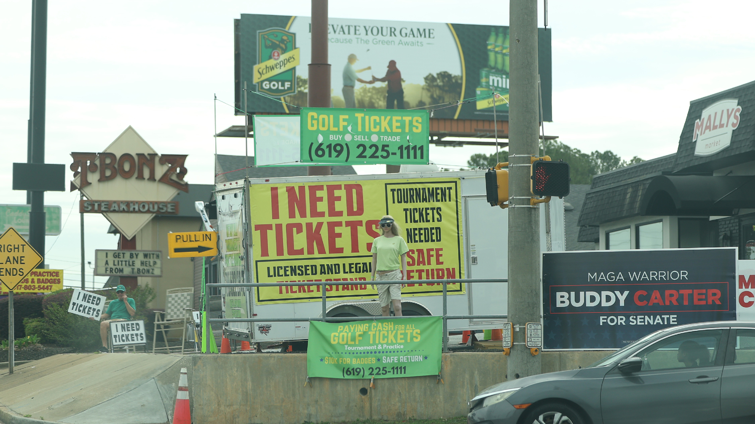 Stalls selling Mastrs tickets