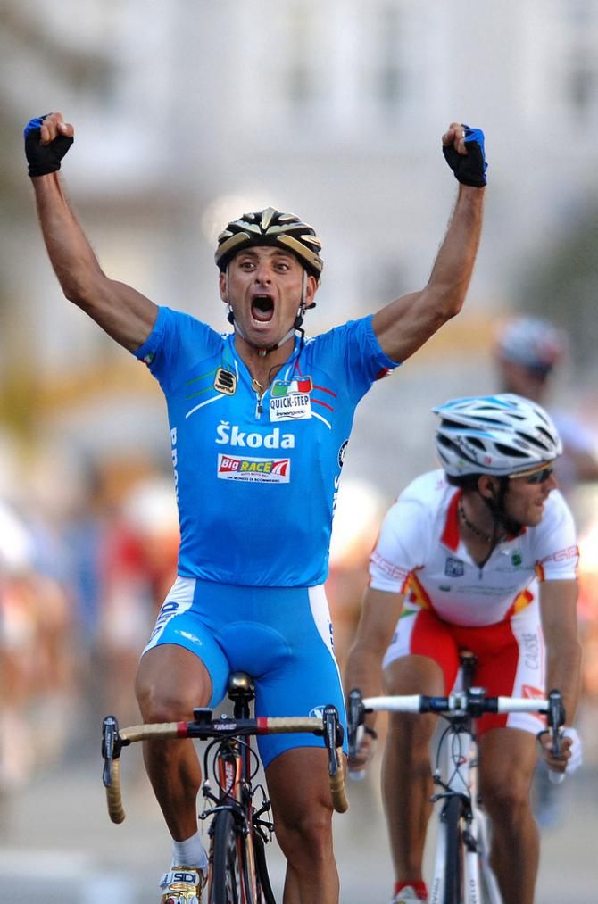 Paolo Bettini (Italy) adds the 2006 Worlds title to his 2004 Olympic gold medal