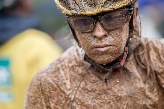 Ariane Kleinhans and Annika Langvad of team RECM2 during stage 2