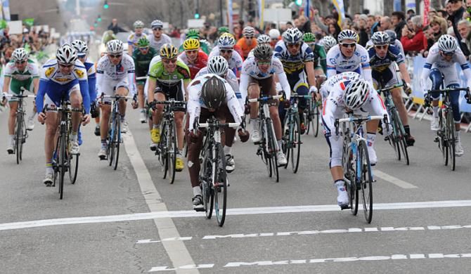 Justin Jules (La Pomme Marseille) nips Samuel Dumoulin (AG2R - La Mondiale) for the win