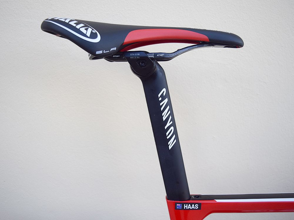 Canyon produce the frame specific S27 Aero VCLS CF seat post