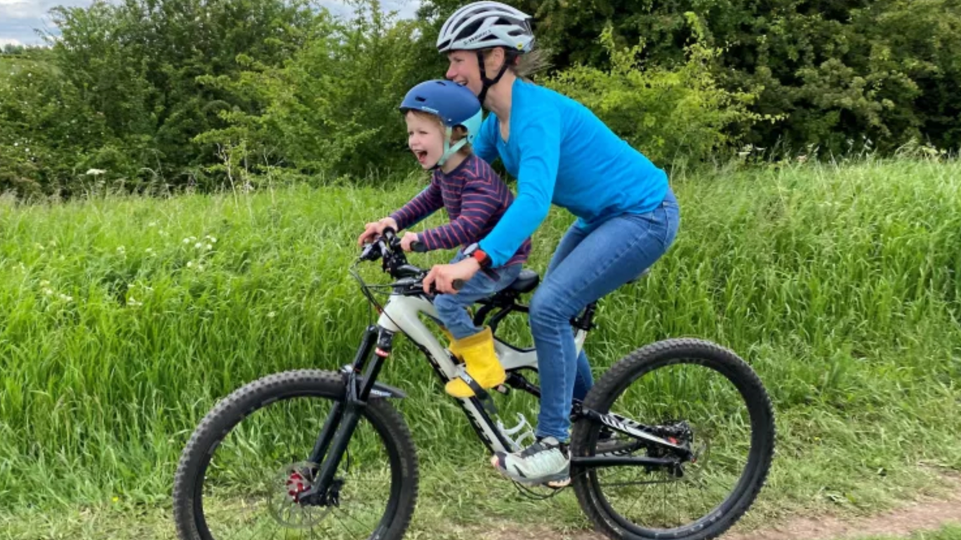 Find your perfect child bike seat for cycling with baby on board