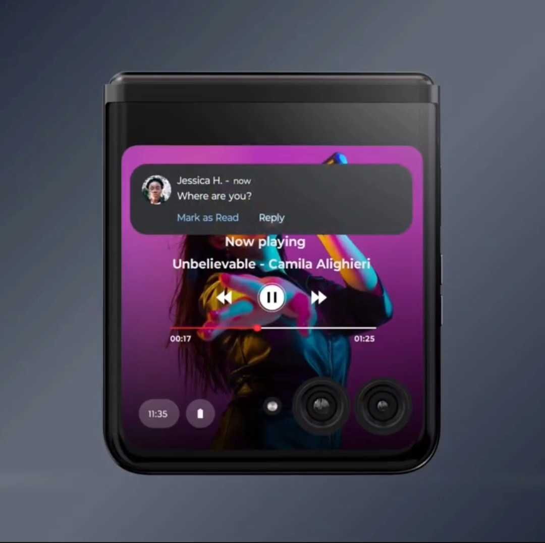 The Motorola Razr Plus cover screen