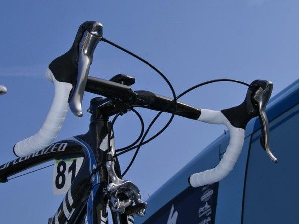 Fothen went with wider tires for the cobbles but was apparently confident in his integrated carbon bar.