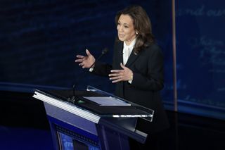 Kamala Harris wears a black suit at the first presidential debate