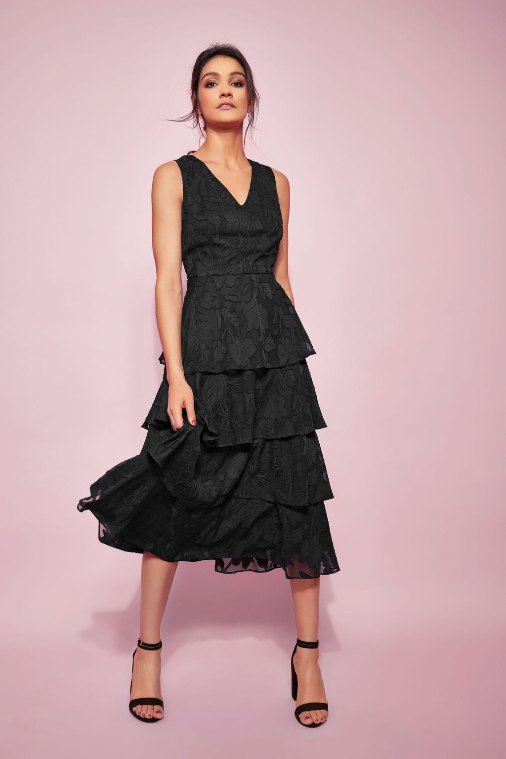 Can you wear black to a wedding? 21 ideas for wedding guest outfits