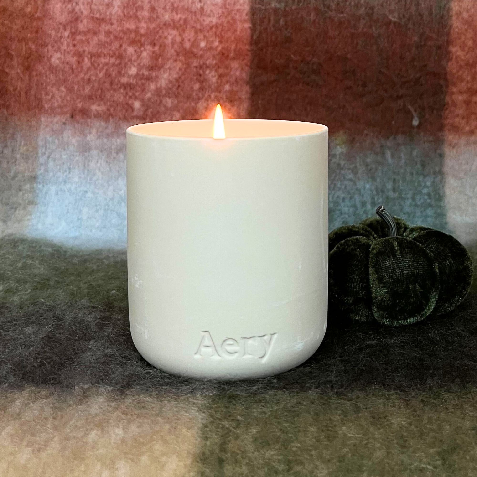 Aery Himalayan Cedarleaf candle