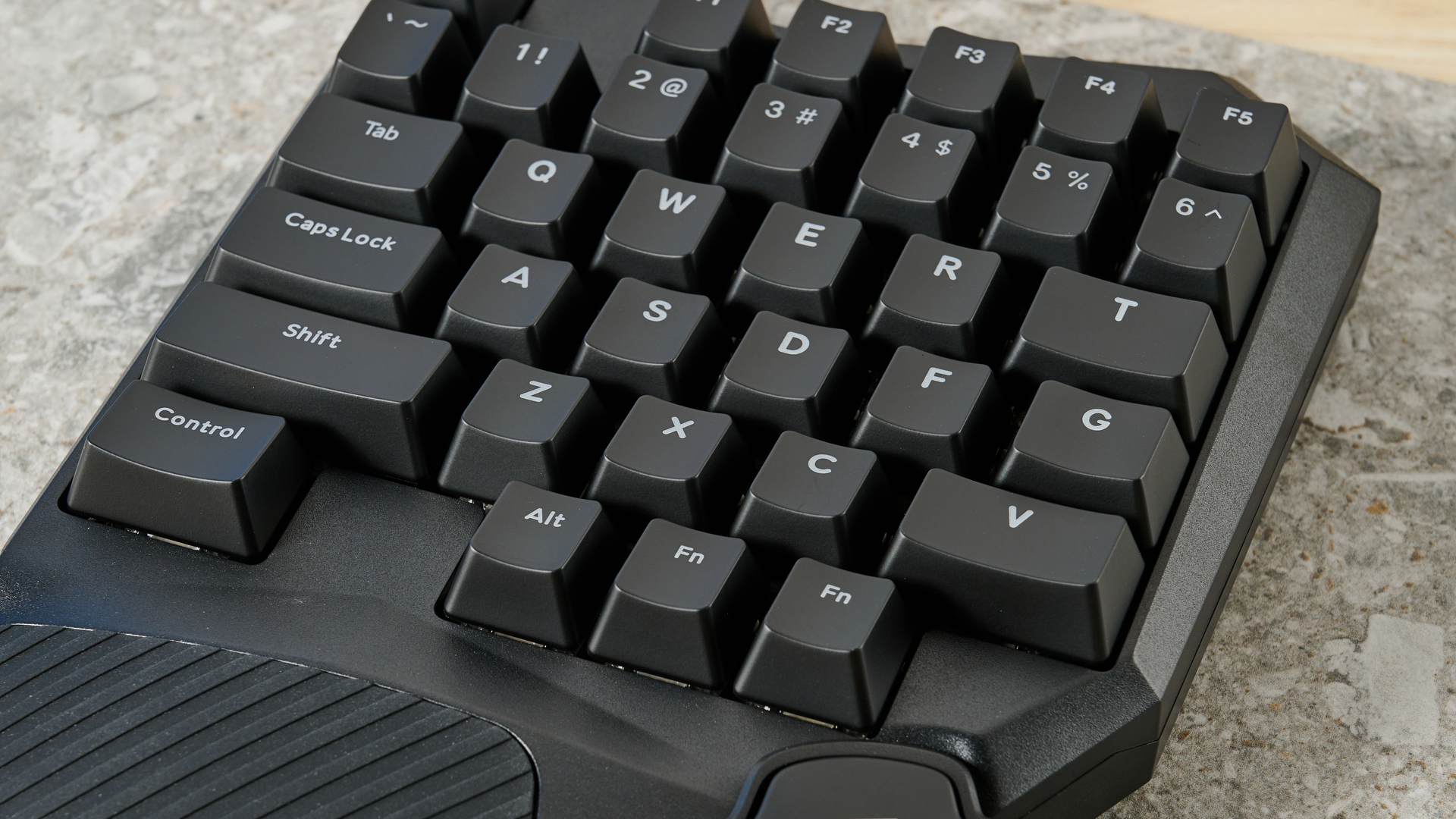 Photo of the Lemokey X0 gaming keypad