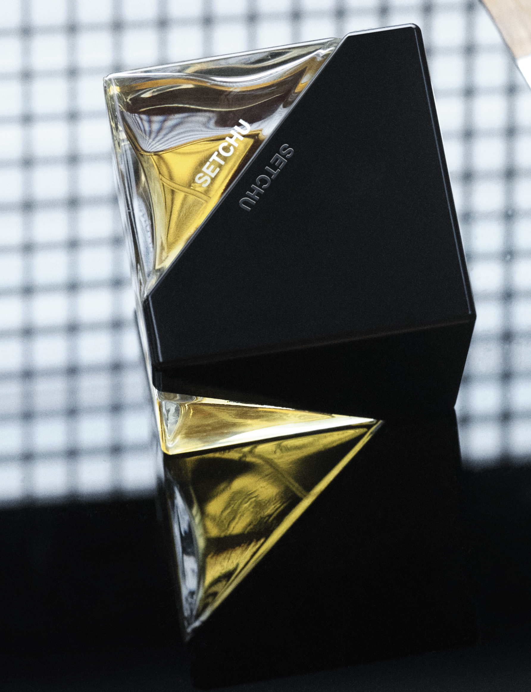Setchu Tatami fragrance in glass cube bottle