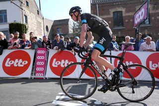 Chris Froome climbs toward the finish.