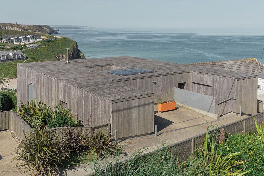 Properties for sale overlooking the sea: Malindi, Eastcliff, Cornwall