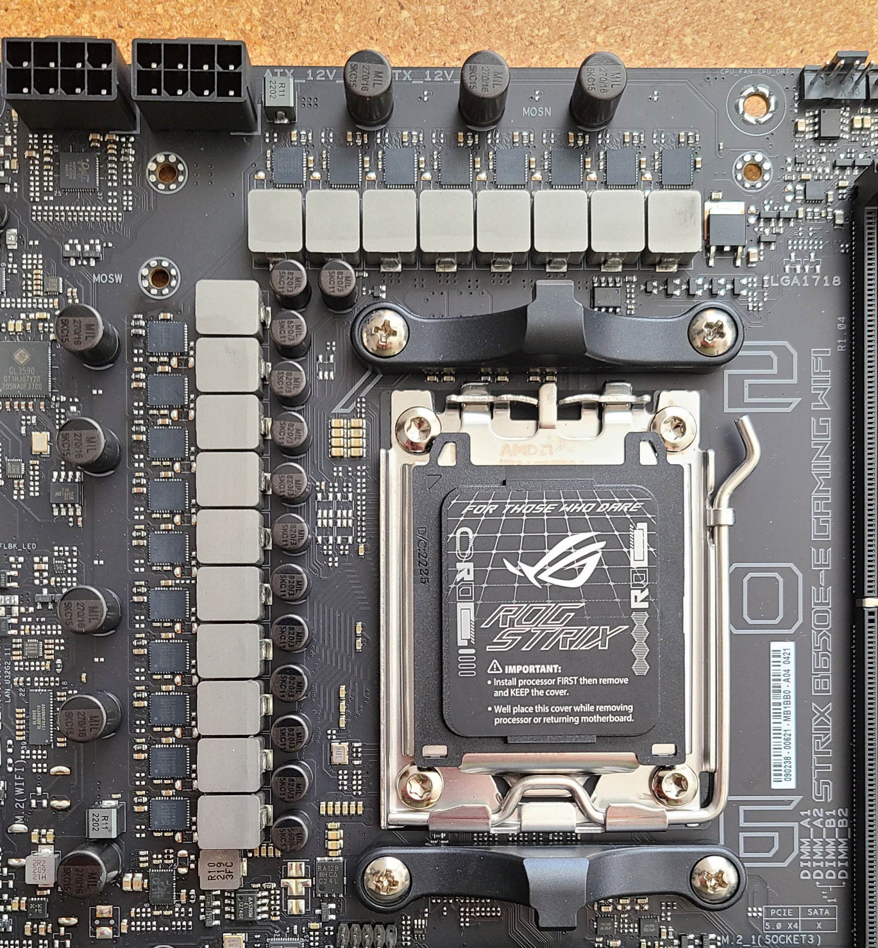 Asus ROG Strix B650E-E Oyun Wi-Fi