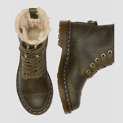black friday deals doc martens
