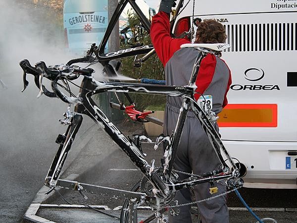 To be a pro is to ride a clean bike!