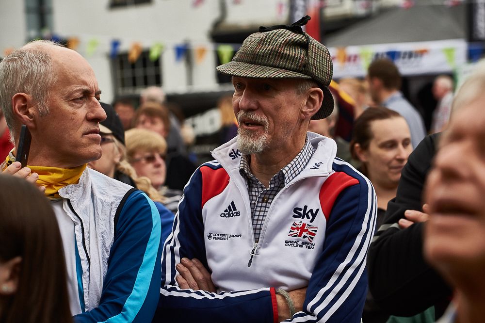 The fans in Atherstone were out in force for the start of stage 2