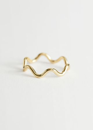 Delicate Wavy Ring