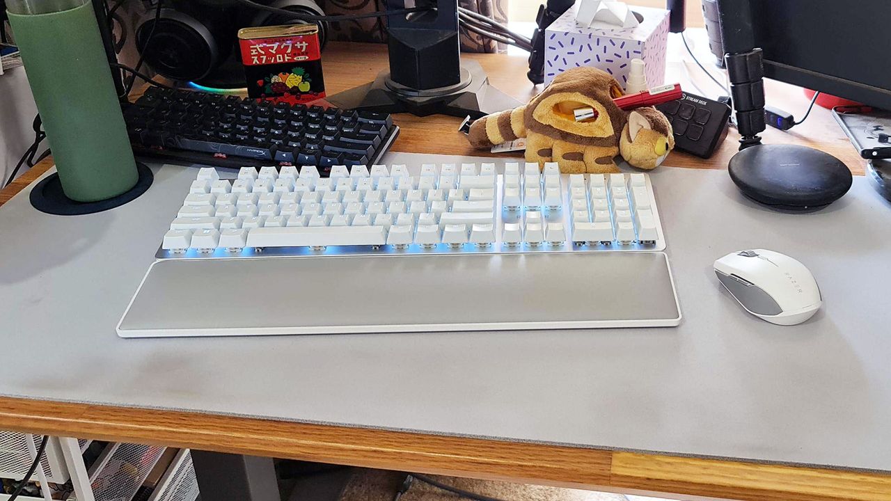 Image of the Razer Productivity keyboard, mouse, and mat set on a desk.