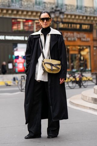 Street Style : Day Two - Paris Fashion Week - Womenswear F/W 2022-2023