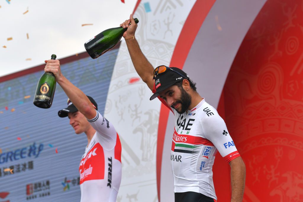 Fernando Gaviria celebrates victory on stage 1