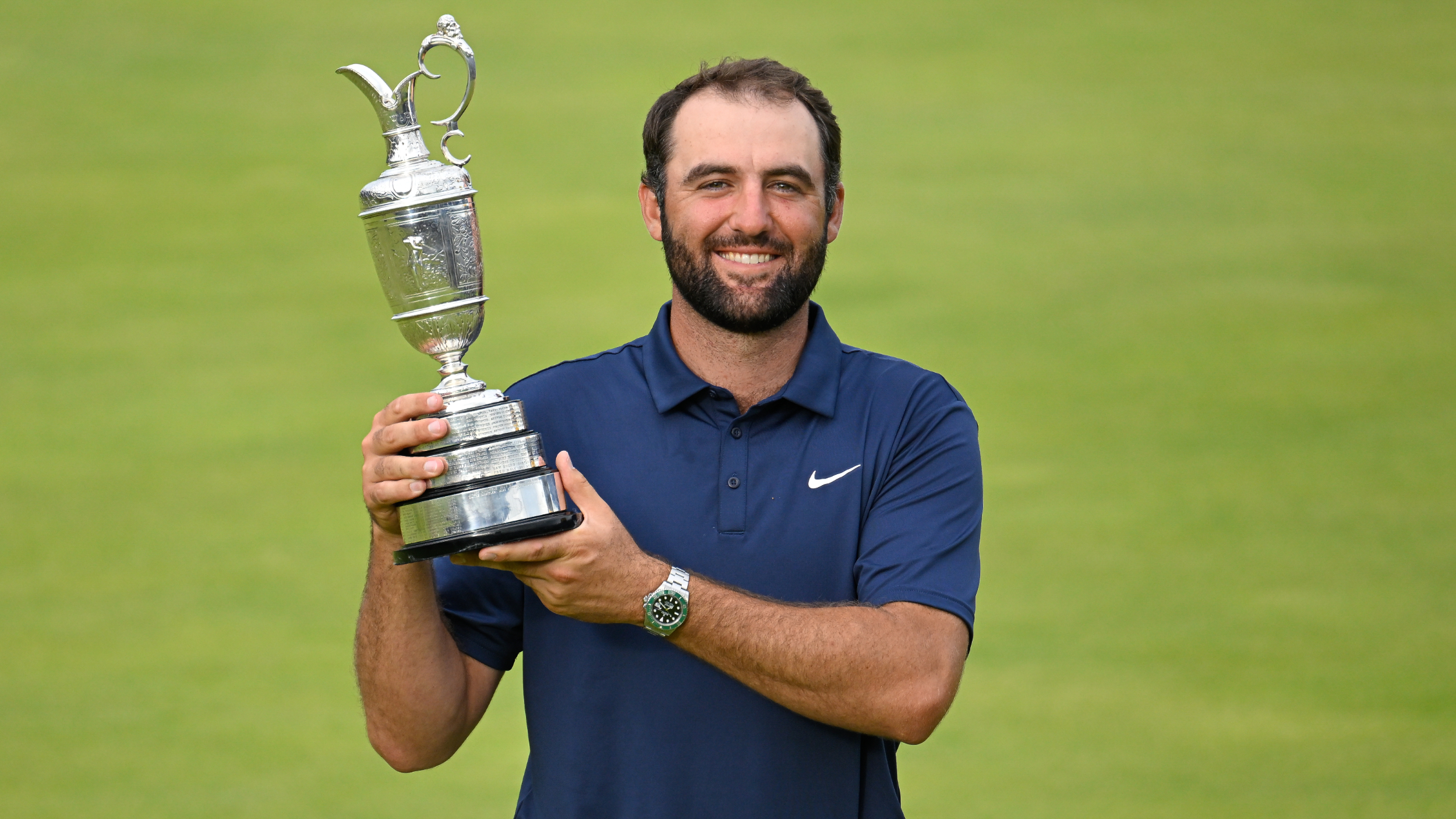 Scottie Scheffler with the Claret Jug