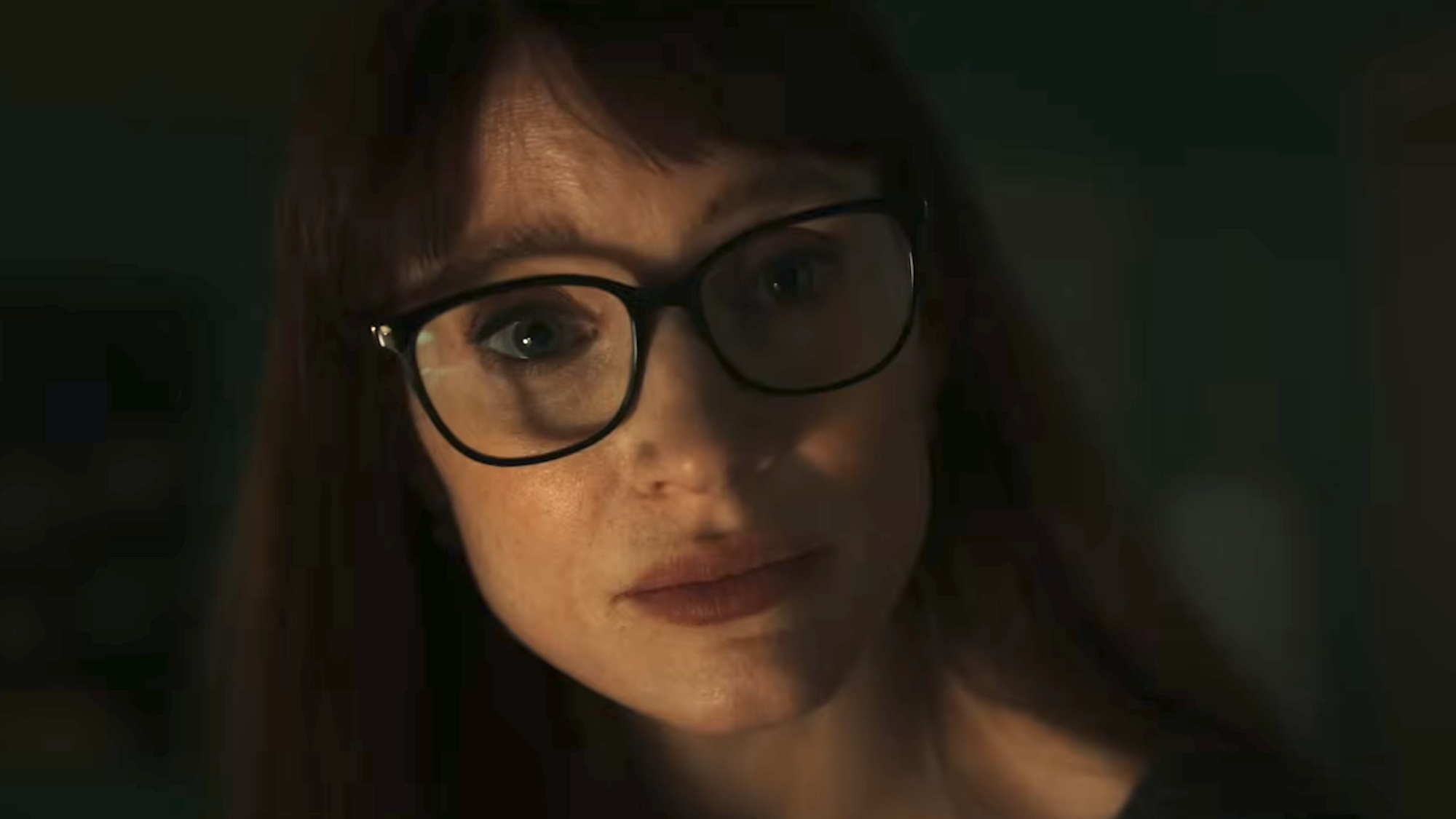 Jessica Chastain wearing glasses as Ursula in Other Mommy