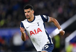 LEICESTER, ENGLAND - AUGUST 19: Dominic Solanke of Tottenham Hotspur looks on during the Premier League match between Leicester City FC and Tottenham Hotspur FC at The King Power Stadium on August 19, 2024 in Leicester, England. (Photo by Michael Regan/Getty Images)