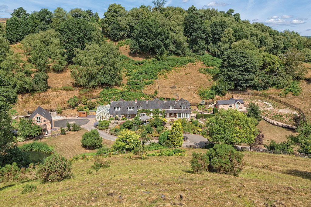 Property for sale with minstrels' gallery: Rakesdale House, Rakesdale, Alton, Stoke-on-Trent.