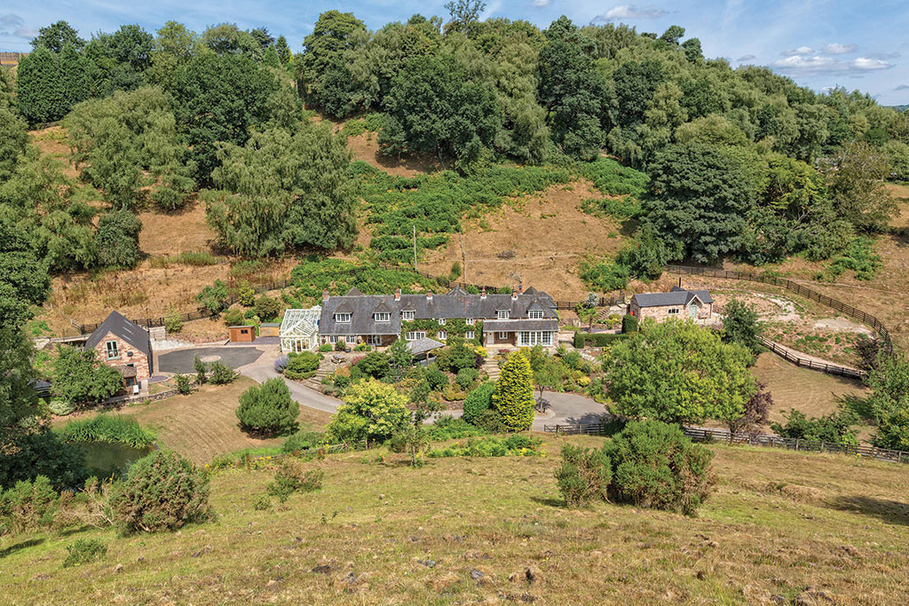 Property for sale with minstrels' gallery: Rakesdale House, Rakesdale, Alton, Stoke-on-Trent. 