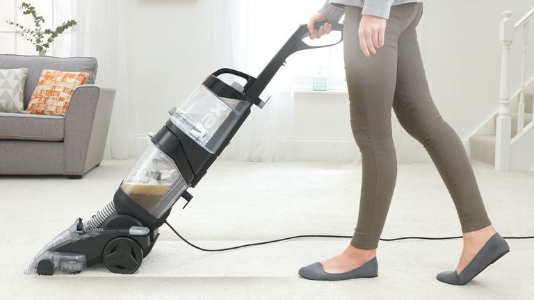 The Best Ever Homemade Carpet Cleaner It S Unavoidable Stuff Spills Or You Track In Mud Accidentally O Carpet Cleaner Solution Rug Doctor Diy Carpet Cleaner