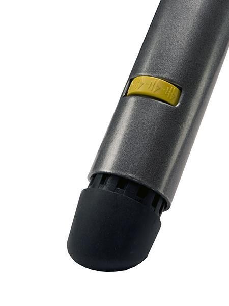An easily adjusted foot on one leg quickly adapts to uneven floors.