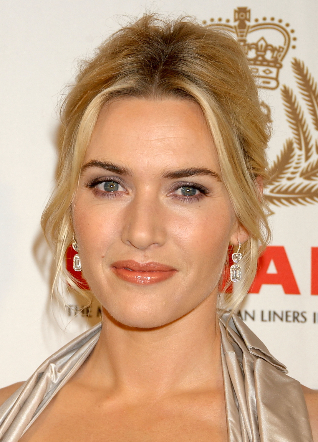 Kate Winslet arrives at the 16th Annual BAFTA/LA Cunard Britannia Awards at the Hyatt Regency Century Plaza Hotel on November 1, 2007 in Los Angeles, California