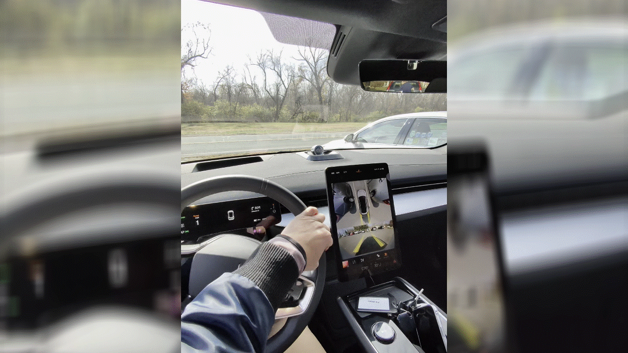 2025 Polestar 3 premium features.