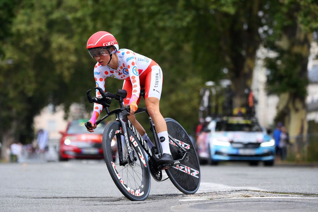 Images from the individual time trial on stage 8 of the Tour de France Femmes 2023