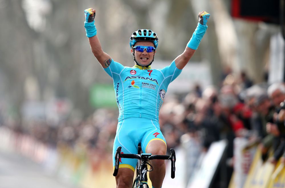 Alexey Lutsenko celebrates his Paris-Nice win