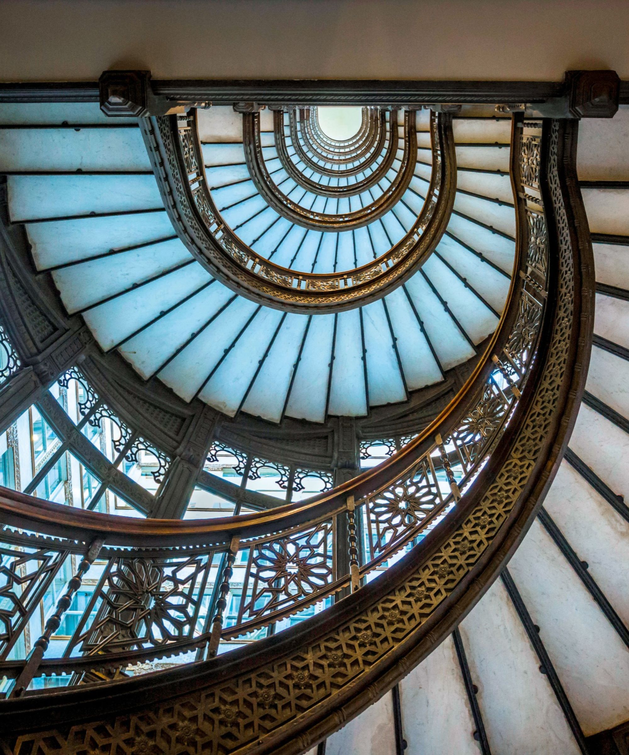 Frank Lloyd Wright staircase Chicago