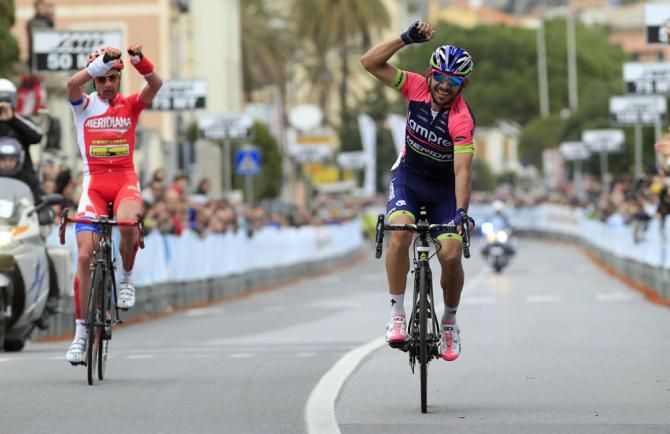 Jose Serpa (Lampre-Merida) holds off Patrick Sinkewitz