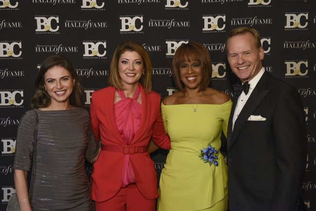 Schmooze-E-King-Hall-of-Fame