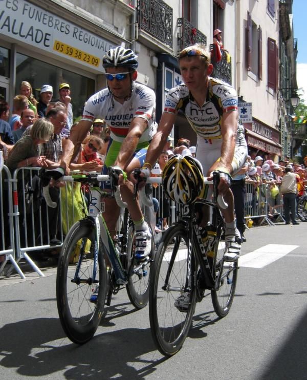 The relaxed start meant there was time for riders to catch up with friends in the peloton