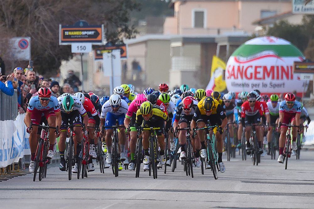 The bunch sprint at stage 2 at Tirreno-Adriatico