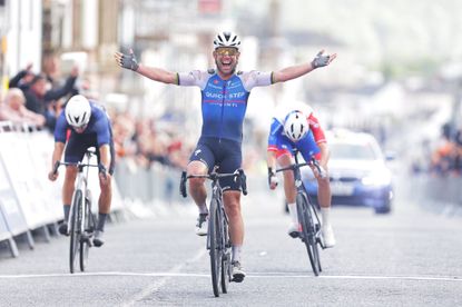Mark Cavendish wins the British National Road title for the second time in his career.