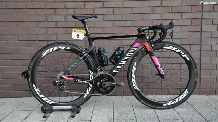 Barbara Guarischi's Canyon Aeroad CF SLX, resplendent in its Canyon//SRAM colours
