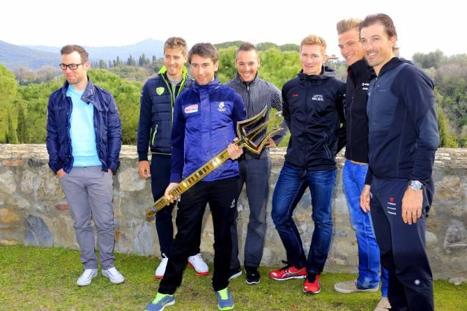 Diego Ulissi tries the Sea Master Trophy for Size.