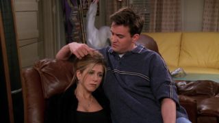 Matthew Perry and Jennifer Aniston in Friends