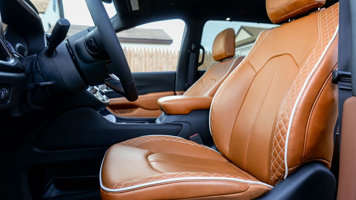 2024 Chrysler Pacifica Hybrid Pinnacle review.