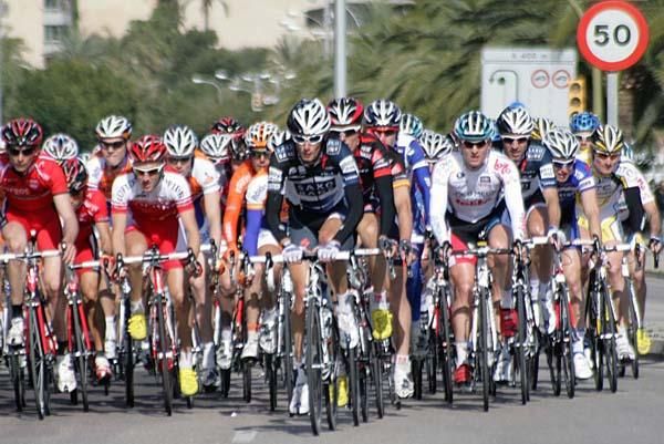 Frank Schleck (Saxo Bank) at the front of the peloton
