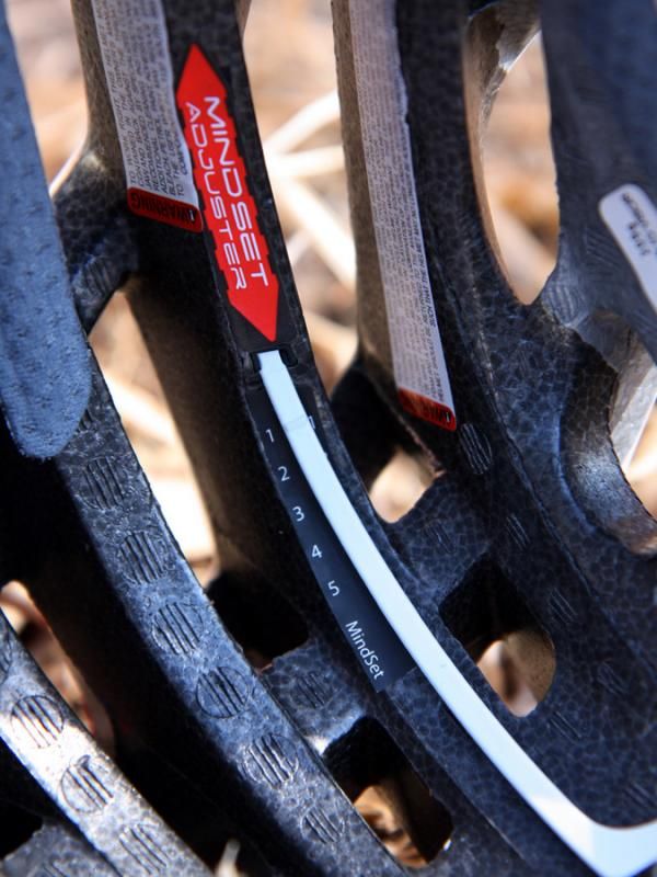 The minimal Mindset retention system is still adjustable for height.