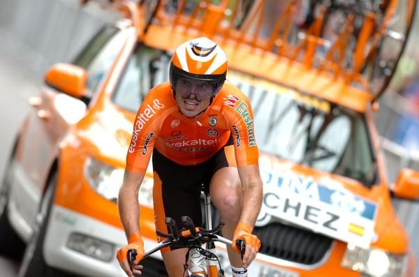 Samuel Sanchez (Euskaltel-Euskadi) lost half a minute to Wiggins.