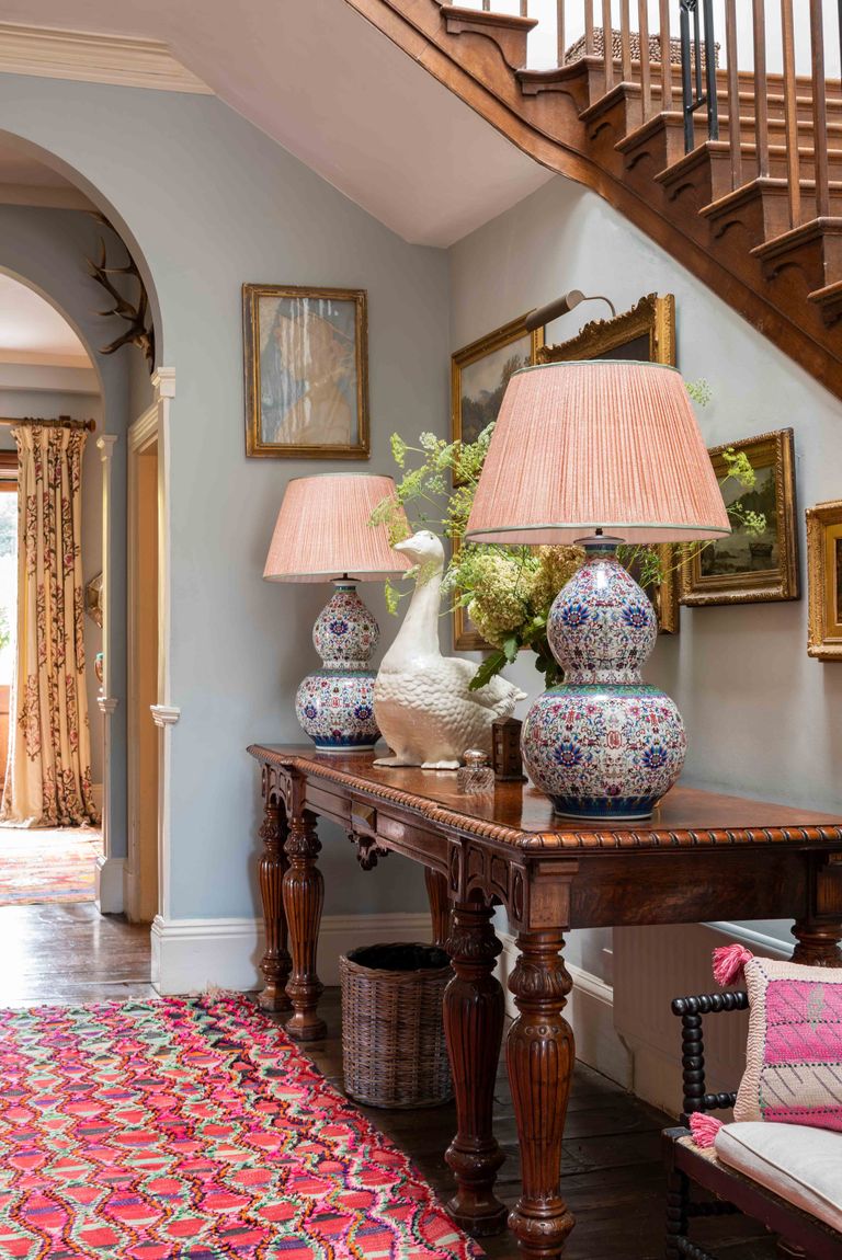 7 Rules For Decorating A Console Table In An Entryway Homes Gardens