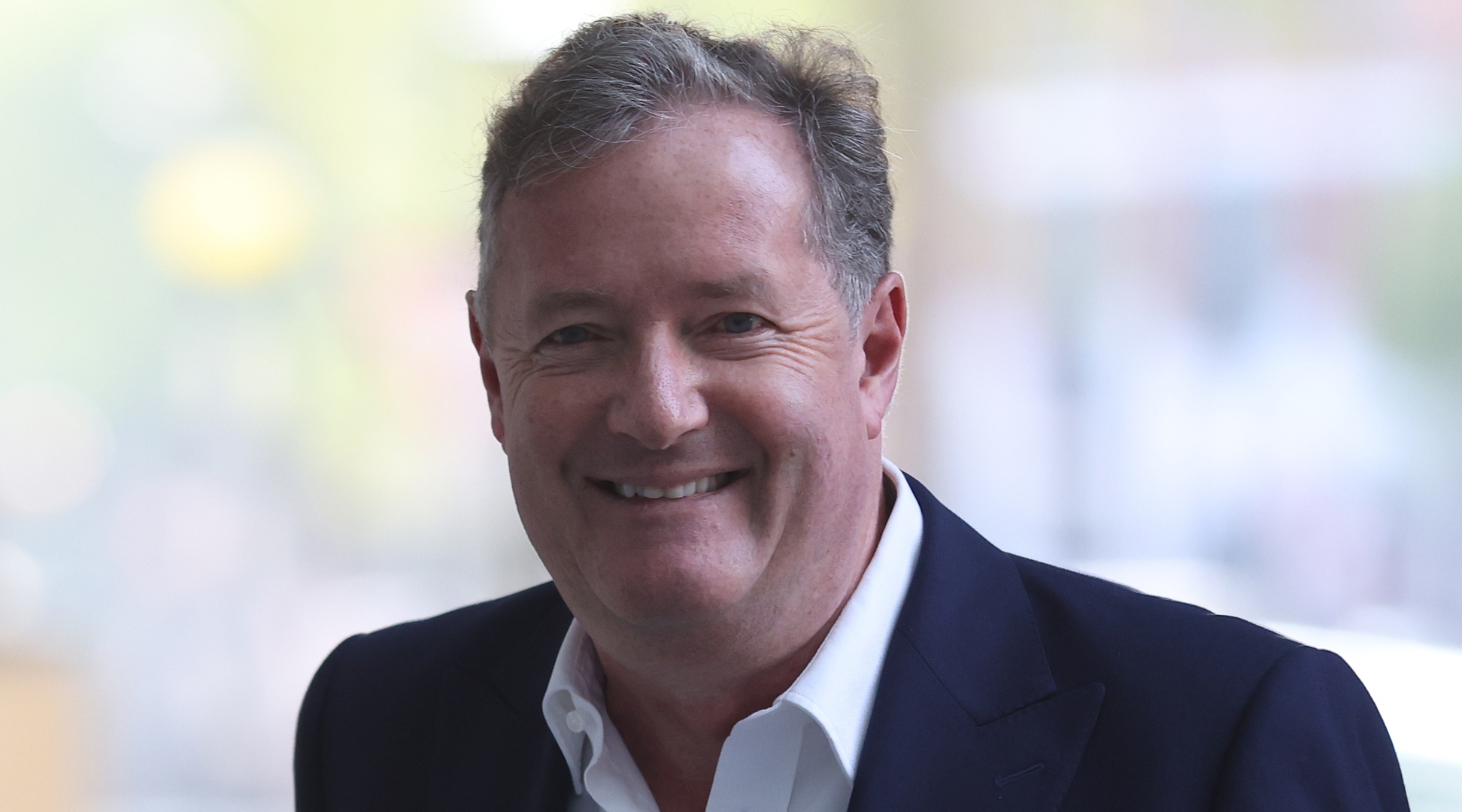 LONDRES, INGLATERRA - 24 DE ABRIL: A personalidade da TV Piers Morgan chega à BBC Broadcasting House como chefe de sua aparição na manhã de domingo, 24 de abril de 2022, em Londres, Inglaterra. Os convidados de Sophie Raworth esta semana incluem o líder do Partido Trabalhista, Sir Keir Starmer, o presidente do Partido Conservador, Oliver Dowden, Ned Price, Departamento de Estado dos EUA, e o líder do SNP Westminster, Ian Blackford. (Foto de Hollie Adams/Getty Images)